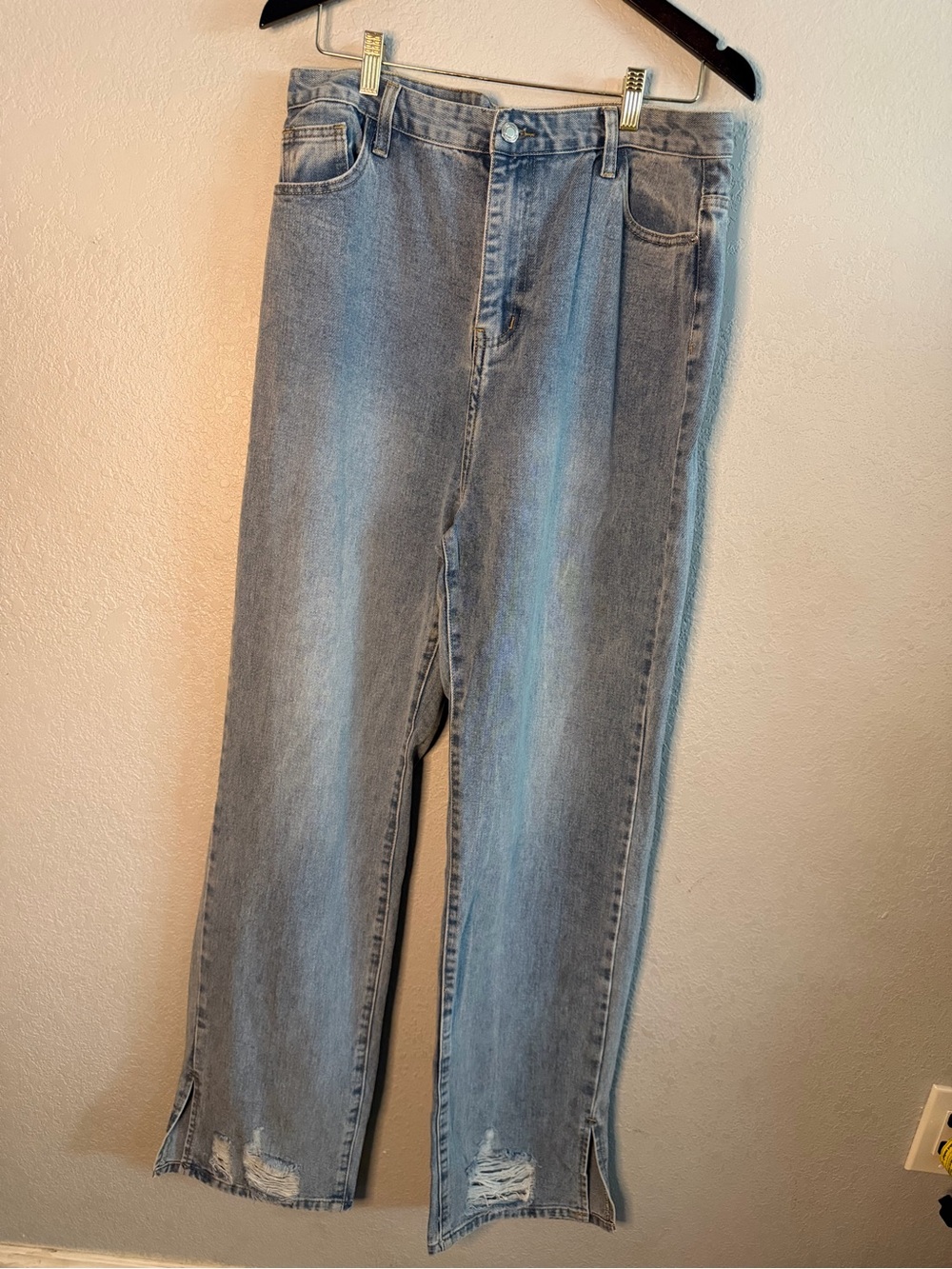 PrettyLittleThing Women’s Light Blue Straight Jeans